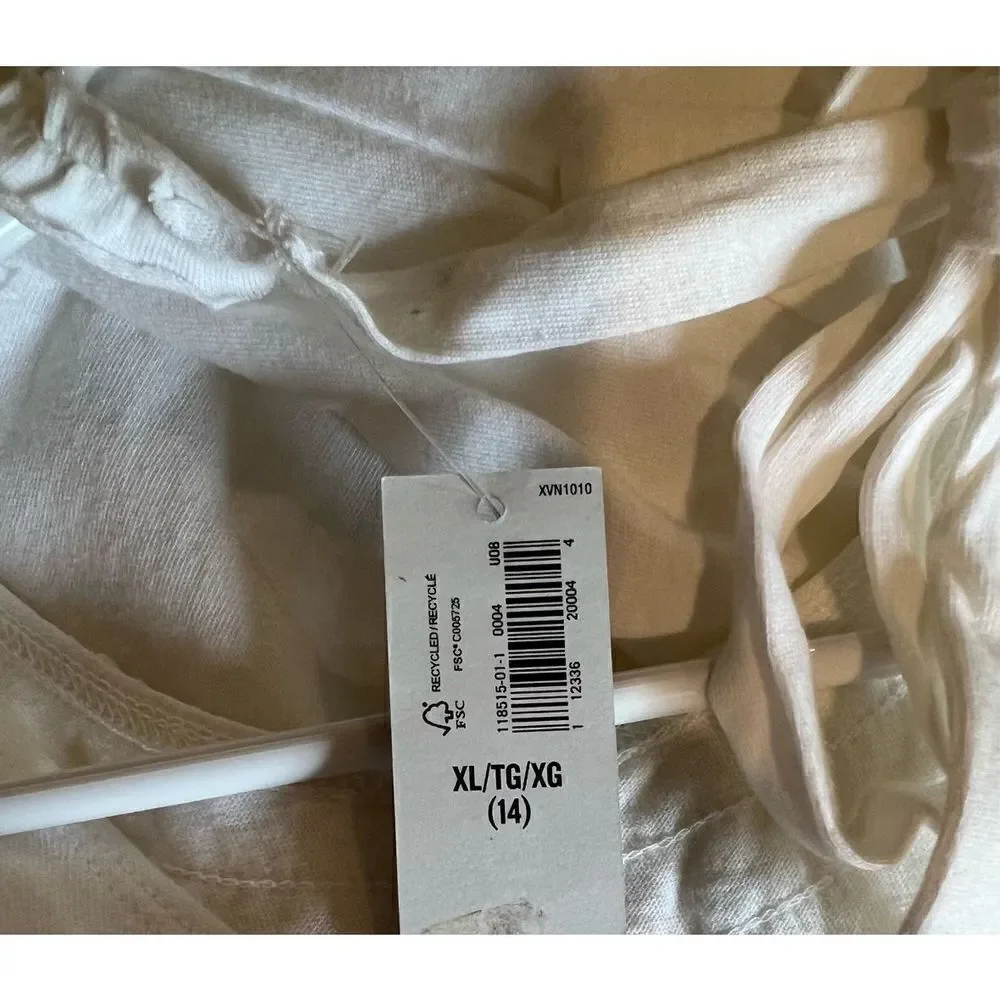 New white halter top with flower